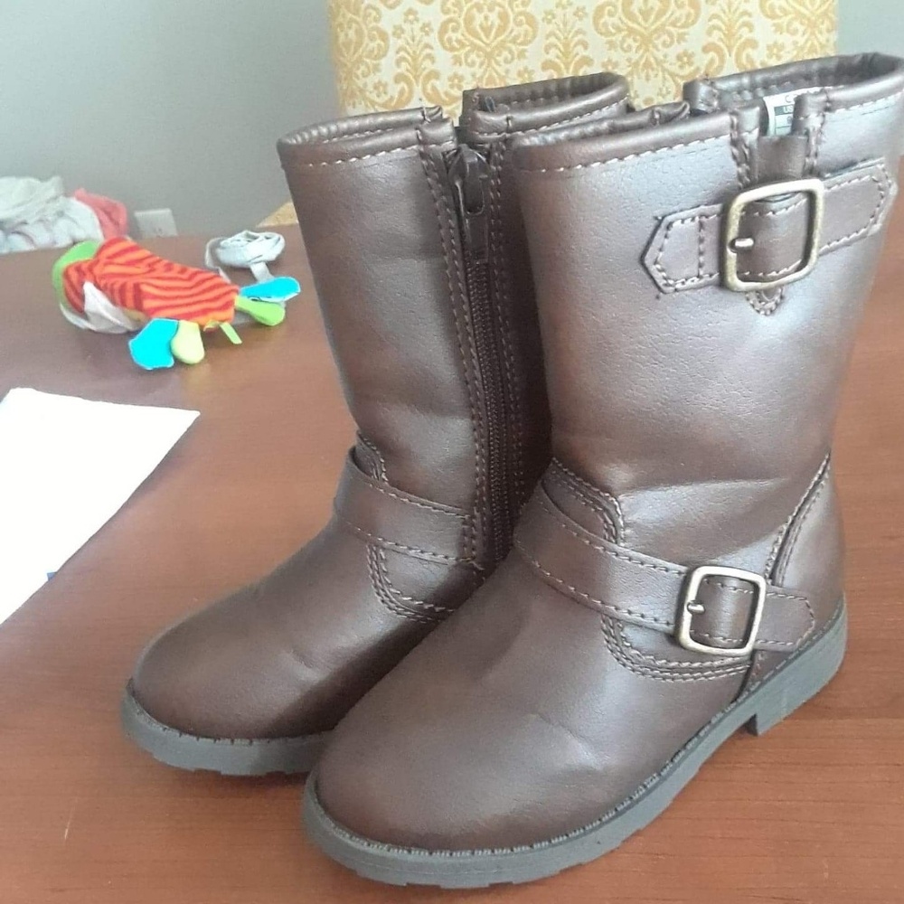 Carter's Size 9 boots